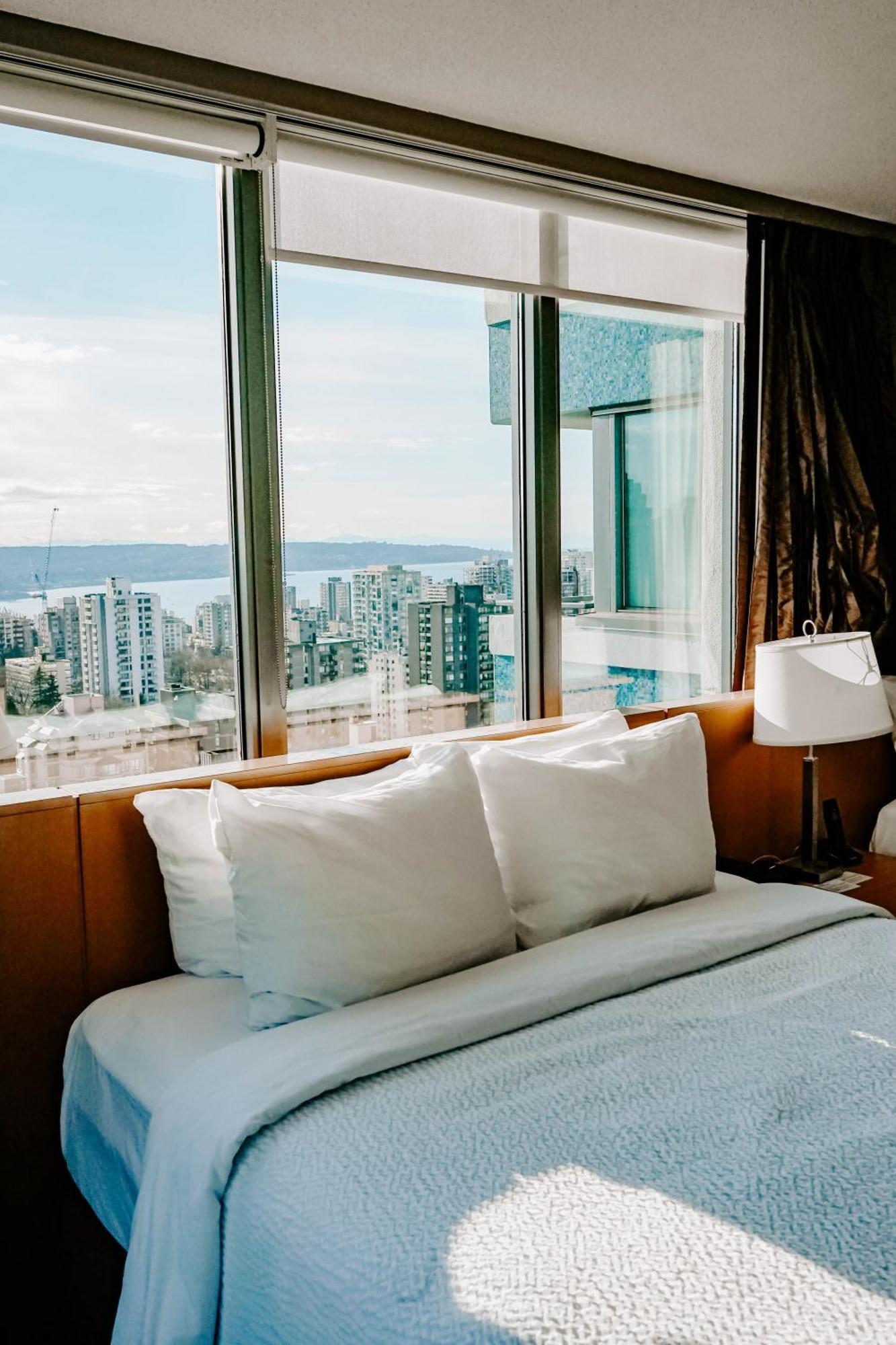 Blue Horizon Hotel Vancouver Exteriör bild